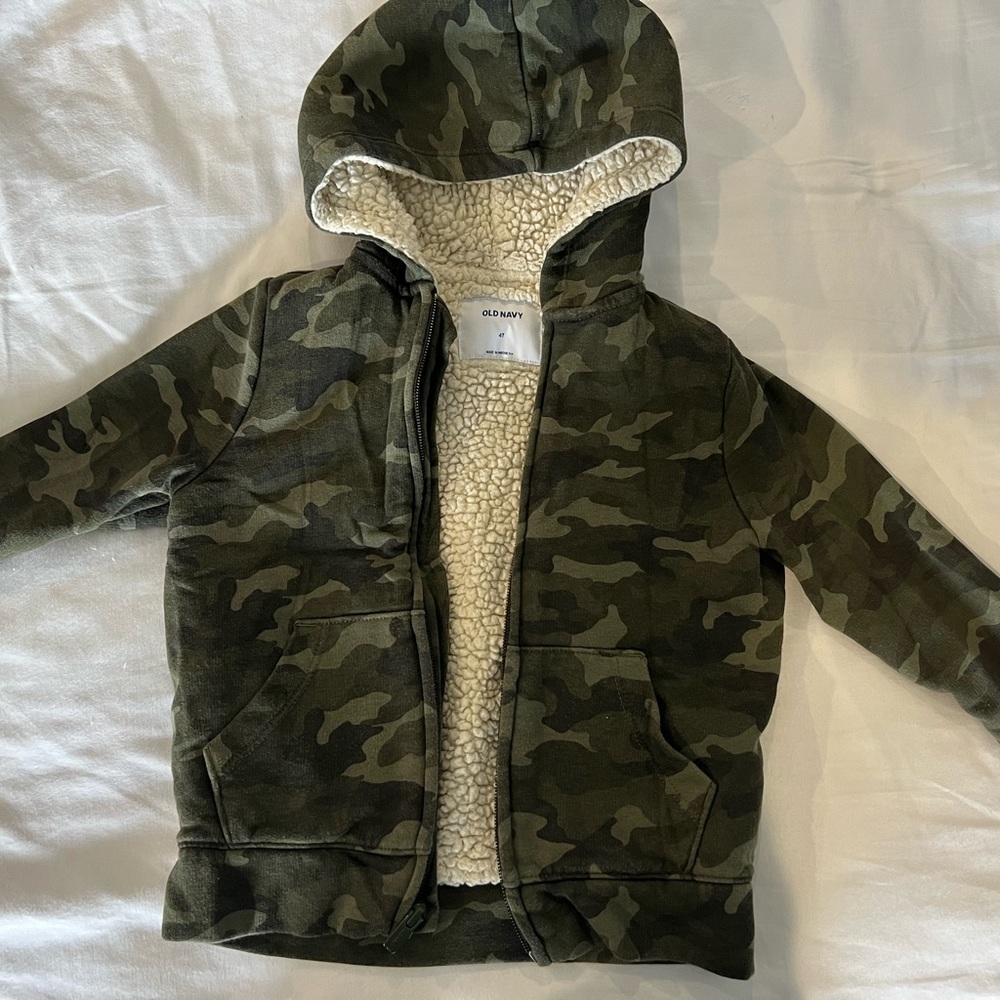 Old Navy Camo Zip up hoodie